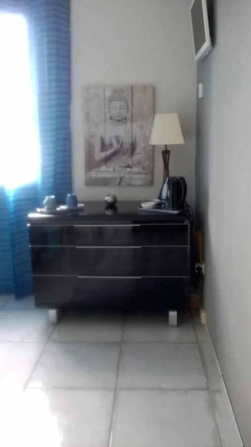 Les Amandiers Abeilhan Bagian luar foto